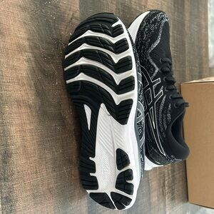 New with tags ASICS Gel Kayano 29 sneakers shoes